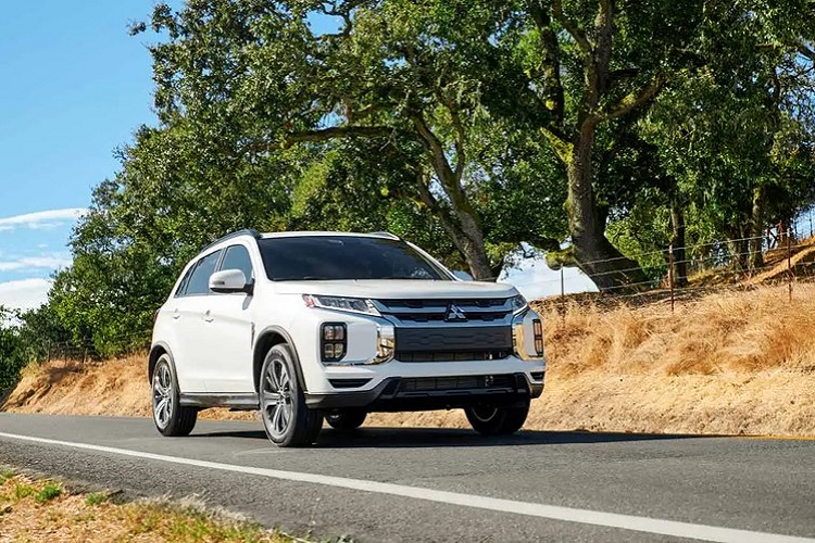 Bỏ ra số tiền này, khách hàng Mỹ sẽ nhận về chiếc SUV có những trang bị tiêu chuẩn bổ sung như đèn pha tự động, cảnh báo chuyển làn đường và hệ thống giảm thiểu va chạm phía trước.