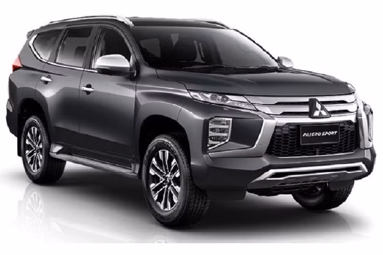 Cả hai động cơ trên đều đồng hành với hộp số biến thiên vô cấp CVT. Bên cạnh đó, xe còn có hệ dẫn động cầu trước hoặc 4 bánh toàn thời gian. Theo ước tính của Cơ quan bảo vệ môi trường Mỹ EPA, Mitsubishi Outlander Sport 2021 tiêu thụ lượng xăng trung bình là 8,71 lít/100 km nếu dùng động cơ 2.0L và 9,05 lít/100 km nếu trang bị máy 2.4L.