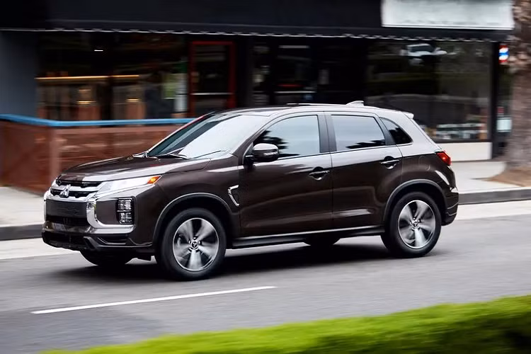 Theo kế hoạch, hãng Mitsubishi sẽ chính thức bày bán mẫu SUV cỡ nhỏ Outlander Sport 2021 tại thị trường Mỹ vào tháng sau. Tuy nhiên, trước thời điểm này, hãng xe Nhật Bản đã tung ra một số thông tin và hình ảnh chi tiết của Mitsubishi Outlander Sport 2021 mới dành cho thị trường Mỹ.