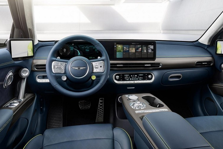 Sau khi nhận ra khuôn mặt đã được đăng ký và lập hồ sơ, hệ thống có thể tự động chỉnh những tính năng như ghế lái hoặc vô lăng. Ngoài ra, các cài đặt liên quan đến camera kỹ thuật số bên ngoài xe, màn hình hiển thị thông tin kính lái và hệ thống thông tin giải trí đều được tự động điều chỉnh cho phù hợp với người lái đã được nhận diện.