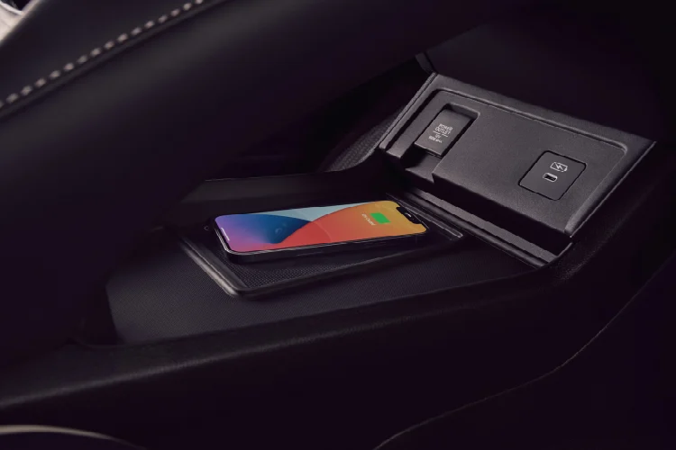 Ngoài ra, phiên bản này cũng trang bị tương tự phiên bản Acura RDX A-Spec với gói nâng cấp Advance Package.