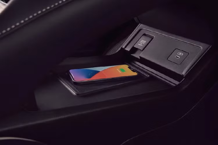 Ngoài ra, phiên bản này cũng trang bị tương tự phiên bản Acura RDX A-Spec với gói nâng cấp Advance Package.