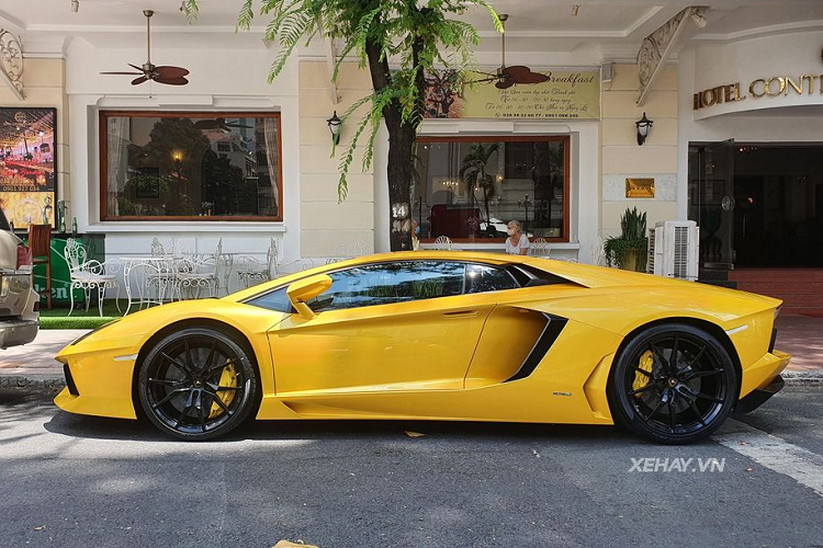 Sức mạnh của động cơ được truyền tới cả bốn bánh thông qua hộp số tự động 7 cấp ISR, nhờ đó, siêu xe độ này có thể tăng tốc từ vị trí xuất phát lên 100 km/h chỉ trong khoảng thời gian 2,9 giây trước khi đạt vận tốc tối đa 349 km/h.