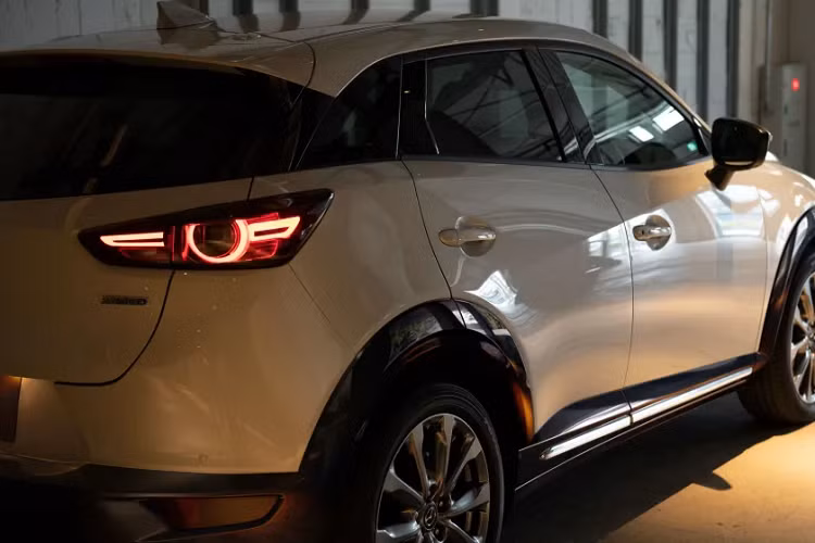 Tại thị trường Nhật Bản, xe sẽ có tổng cộng 9 bản trang bị, giá xe Mazda CX-3 2022 bán dao động từ 1,892 - 3,212 triệu Yên (khoảng 376,5 - 639 triệu đồng). Riêng phiên bản Super Edgy có giá từ 2.491.500 - 3.212.000 Yên (khoảng 496 - 639 triệu đồng).