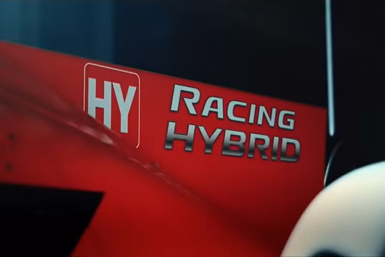 Nhiều quy định mới và việc tập trung giảm chi phí đã thúc đẩy những thay đổi này. Đối với vấn đề thời gian hoàn thành vòng đua chậm hơn, đại diện của TGZ nó rằng xe mới có khả năng gia tốc và tốc độ bẻ cua chậm hơn so với xe trước.