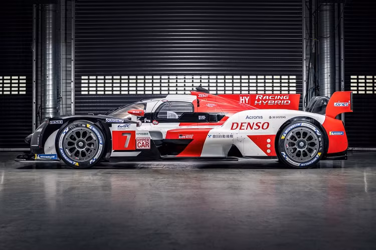 Quan trọng hơn cả, GR010 có thể được coi là cái nhìn trước thực tế cho siêu xe Toyota GR Super Sport sẽ ra mắt trong thời gian tới.