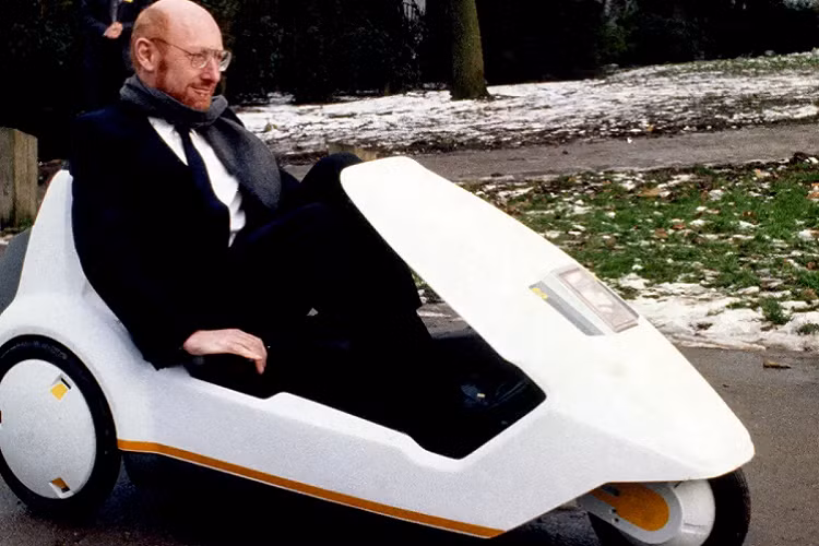 Ngày nay, giá xe Sinclair C5 có thể được bán tới 5.000 bảng Anh (tương đương 156 triệu đồng), vì nó đã trở thành một chiếc xe hiếm lạ, được một nhóm người hâm mộ và sưu tập. Các chủ xe bây giờ thường độ chúng để chạy nhanh hơn và lâu hơn, hoặc họ khôi phục chúng về tình trạng ban đầu, và trưng bày chúng tại các buổi họp mặt. C5 không phải là một biểu tượng của địa vị, nhưng nó giống như một huy hiệu danh dự cho “độ chất” vì sở hữu một chiếc xe từ một thời đại trước khi tất cả những chiếc xe 2 và 3 bánh chạy điện trở nên “chất”.