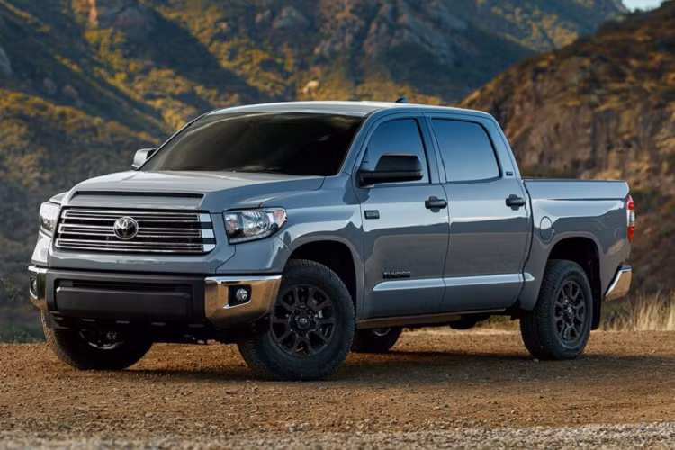  9. Toyota Tundra Toyota Tundra là mẫu xe mới xuất hiện trong top 10 của danh sách 2021. Thế hệ mới của Toyota Tundra sắp ra mắt, nhưng thế hệ hiện tại vẫn đang cho thấy sự bền bỉ. Nghiên cứu cho thấy 3,7% trong số xe được nghiên cứu đủ tiêu chuẩn đề ra.
