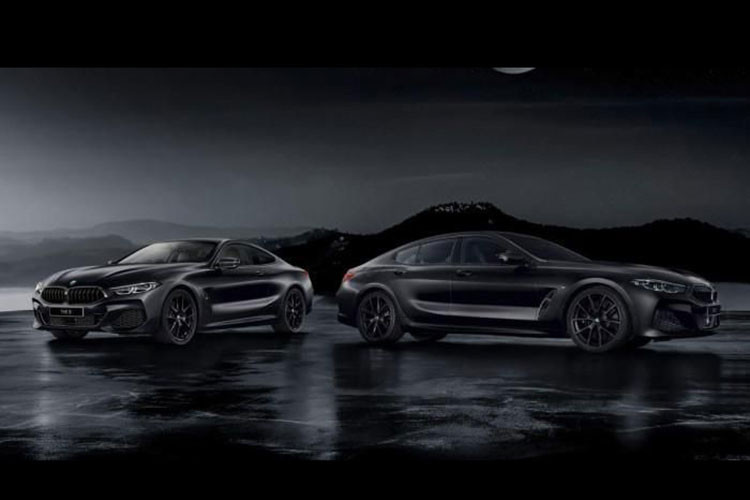 Cả hai phiên bản BMW 8 Series Frozen Black Edition mới đều được trang bị động cơ xăng tăng áp 6 xy-lanh 3.0L tạo ra công suất tối đa 335 mã lực tại 5.000 vòng/phút và momen xoắn cực đại 500 Nm. Đi kèm là hộp số tự động 8 cấp và hệ dẫn động cầu sau tiêu chuẩn.