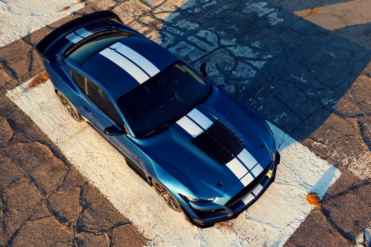 Đi kèm với đó là thời gian tăng tốc từ 0 - 100 km/h trong 3,5 giây trước khi chạm ngưỡng 288 km/h