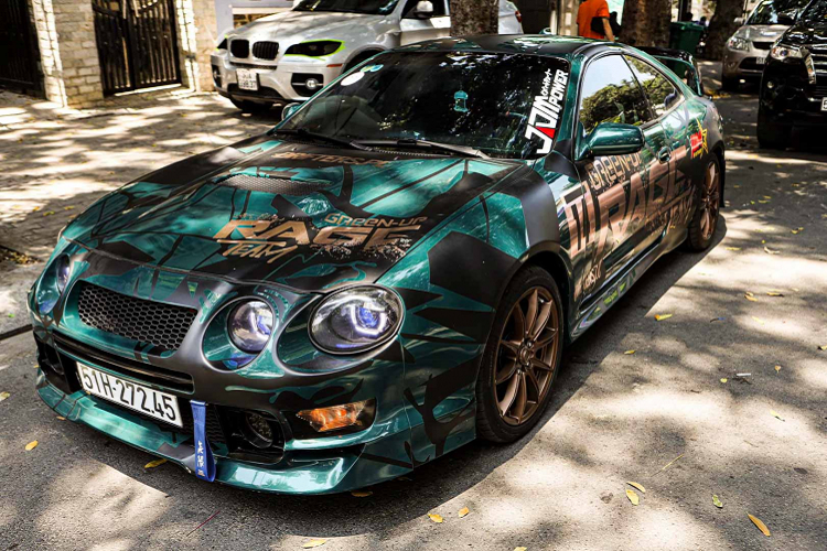 Ngoài ra, thời điểm mua về, chủ xe đã phải thay mới một số hệ thống khác như dàn hơi, nắp kilap, cao su chân máy, bugi -dàn lửa và khung nhôm quạt tản nhiệt,... Tổng chi phí nâng cấp cho chiếc Celica 1994 ước tính khoảng 325 triệu đồng.