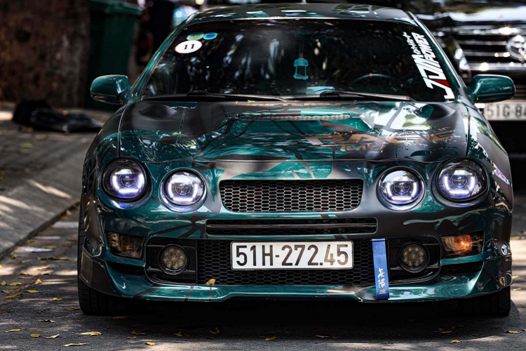 Dòng Toyota Celica được giới thiệu lần đầu tiên vào năm 1970 tại Tokyo Motor Show. Năm 1994 đánh dấu thế hệ thứ 6 của dòng xe thể thao 2 cửa này ra mắt.