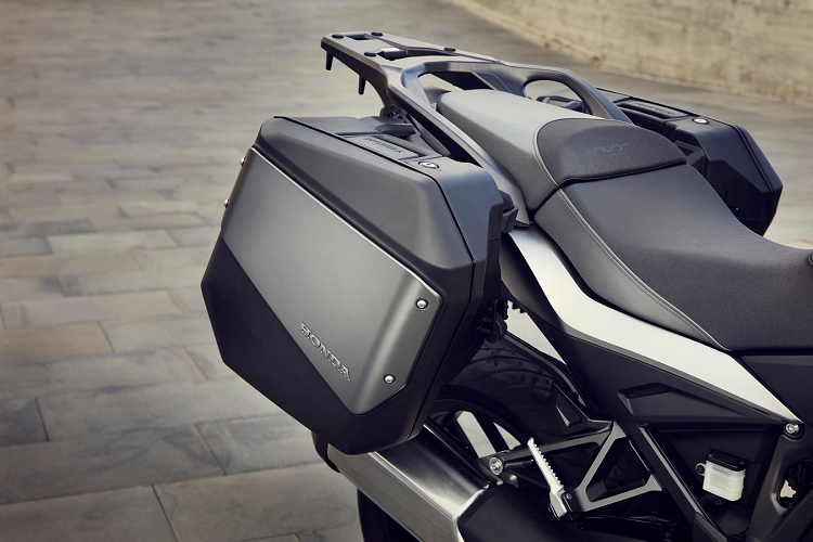 Ở mặt tùy chọn trang bị, Honda mang đến cho khách hàng 3 gói nâng cấp trang bị gồm Urban Pack, Touring Pack và Voyage Pack.