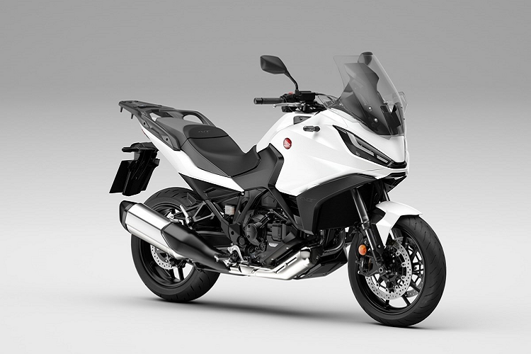 Theo thông báo của Honda, mẫu Sport Touring NT1100 sẽ chính thức có mặt tại hệ thống đại lý của hãng từ tháng 2/2022.