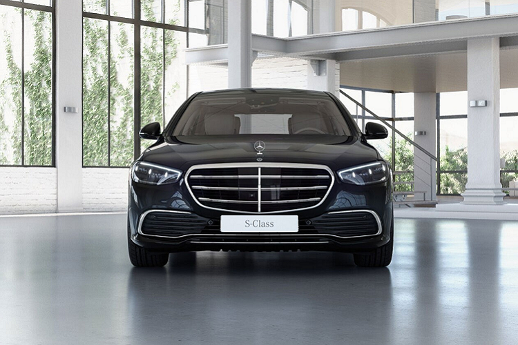 Sức mạng của xe đến từ động cơ diesel 6 xy-lanh thẳng hàng, dung tích 3.0L, tăng áp kép, hộp số tự động 9 cấp 9G-TRONIC. Khối động cơ này có công suất cực đại 282 mã lực từ 3.400 đến 4.600 vòng/phút, mô-men xoắn 600 Nm từ 1.200 đến 3.200 vòng/phút.