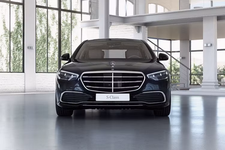 Sức mạng của xe đến từ động cơ diesel 6 xy-lanh thẳng hàng, dung tích 3.0L, tăng áp kép, hộp số tự động 9 cấp 9G-TRONIC. Khối động cơ này có công suất cực đại 282 mã lực từ 3.400 đến 4.600 vòng/phút, mô-men xoắn 600 Nm từ 1.200 đến 3.200 vòng/phút.