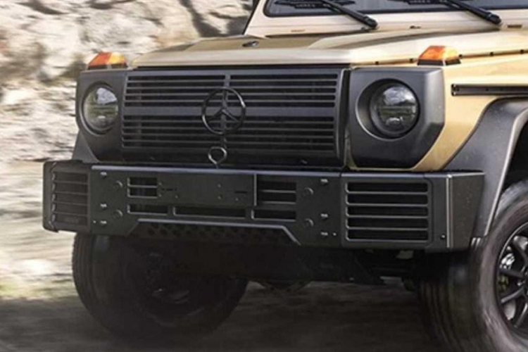 Theo hãng Mercedes-Benz, G-Class W464 sẽ có khả năng chạy trên đường bộ và off-road tốt hơn trước. "Trái tim" của xe là khối động cơ diesel 6 xi-lanh thẳng hàng, tăng áp, dung tích 3.0L, sản sinh công suất tối đa 245 mã lực và mô-men xoắn cực đại 600 Nm. So với Mercedes-Benz G-Class W461 cũ, động cơ này tăng 35% công suất và 50% mô-men xoắn.