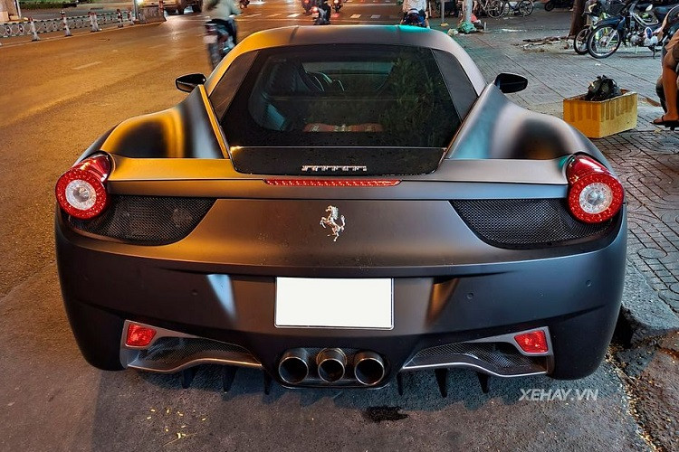 Mẫu siêu ngựa Ferrari 458 Italia được ra mắt lần đầu tiên vào năm 2009 tại triển lãm ô tô Frankfurt Motor Show với sứ mệnh kế thừa dòng xe F430 lừng lẫy và nguồn cảm hứng từ mẫu 308 GTB năm 1975.