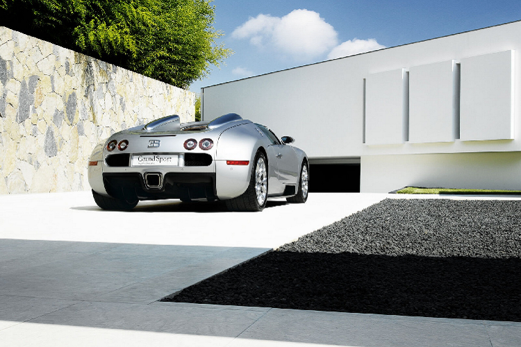 Đội ngũ La Maison Pur Sang mất đến hơn 4 tháng để hoàn thành công việc. Tất cả các chi tiết của xe như được tái sinh đúng tại thời điểm xuất xưởng.