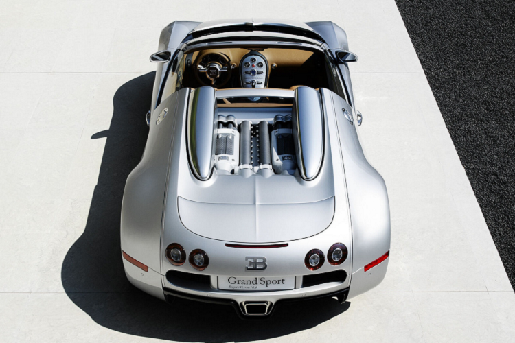 Kết thúc quá trình phục chế, mỗi chiếc xe sẽ được La Maison Pur Sang cấp giấy chứng nhận, hỗ trợ việc tra cứu dễ dàng hơn cũng như tăng giá trị của những siêu phẩm này.