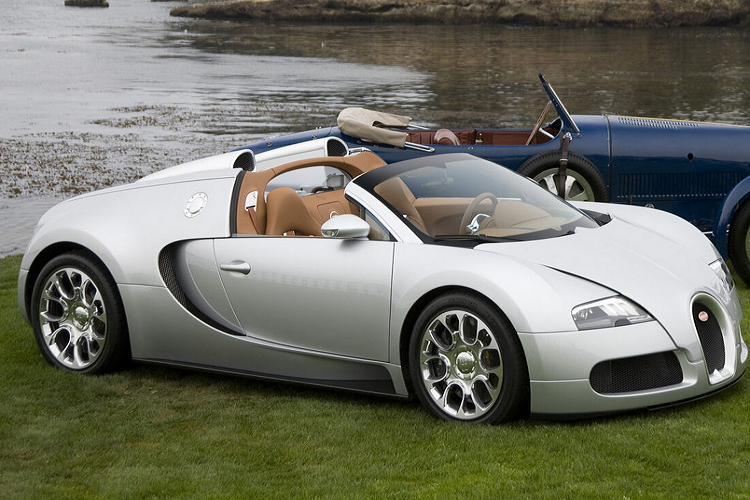 Với phần mui cứng, xe có thể đạt vận tốc tối đa hơn 408 km/h. Tuy nhiên, tốc độ tối đa bị giới hạn ở 369 km/h nếu bỏ mui, hoặc chỉ 130 km/h nếu sử dụng bộ mui mềm tạm thời.