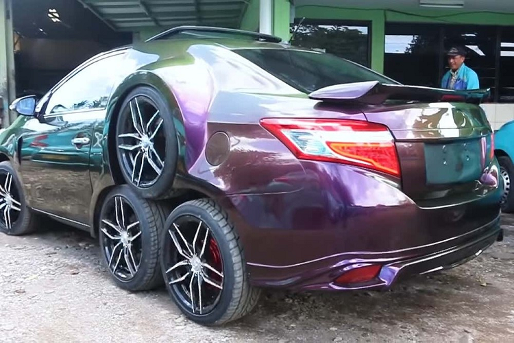 Đến từ West Java, Indonesia, chiếc xe Toyota Vios độ kỳ quái này là sản phẩm của Roni Gunawan, người sử dụng một công ty taxi địa phương mang tên Gemah Ripah. Thông tin từ trang Priceprice cho biết rằng chiếc Toyota Vios này có chi phí chế tạo khoảng 90 triệu Rupiah (tương đương 144 triệu đồng).