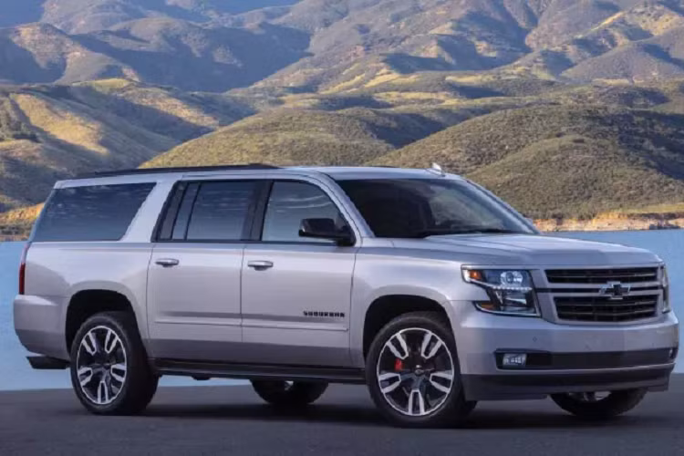  3. Chevrolet Suburban Suburban cũng gây ấn tượng khi được sử dụng lâu dài tại Mỹ. Nếu như năm ngoái, Suburban đạt hạng 4 thì năm nay mẫu xe này đã lên 1 hạng khi đạt mức 5,1%.