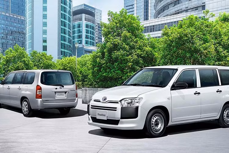 Toyota Probox 2022 - xe van gia re chi 301 trieu dong tai Nhat