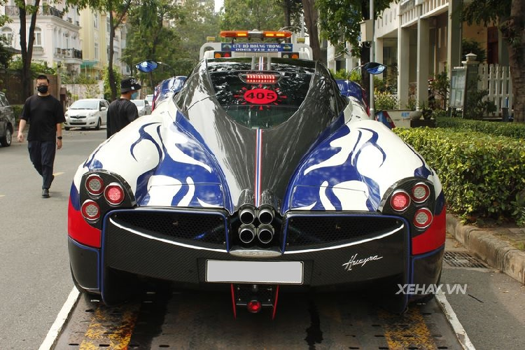 Chiếc Pagani Huayra của đại gia Minh Nhựa được ra mắt thế giới vào năm 2013 với số lượng sản xuất vô cùng hạn chế, chỉ 100 chiếc toàn thế giới. Siêu phẩm này được đồn đoán có giá lên tới hơn 80 tỷ đồng khi về nước và hiện đang là hypercar đắt đỏ nhất của Việt Nam.