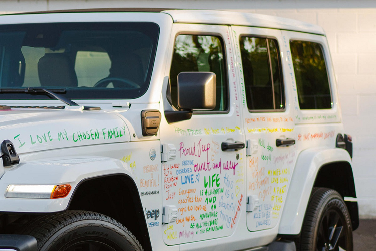 “Trải qua hơn 80 năm lịch sử, thương hiệu Jeep đã dẫn đầu về sự tự do và chân thực. Vì thế, Motor City Pride là một lễ hội quan trọng để Stellantis và thương hiệu Jeep tôn vinh văn hóa làm việc đa dạng, toàn diện của chúng tôi và thể hiện cam kết của hãng với các khách hàng, cộng đồng đa dạng của mình". Jim Morrison, Phó Chủ tịch thương hiệu Jeep tại Bắc Mỹ cho biết.