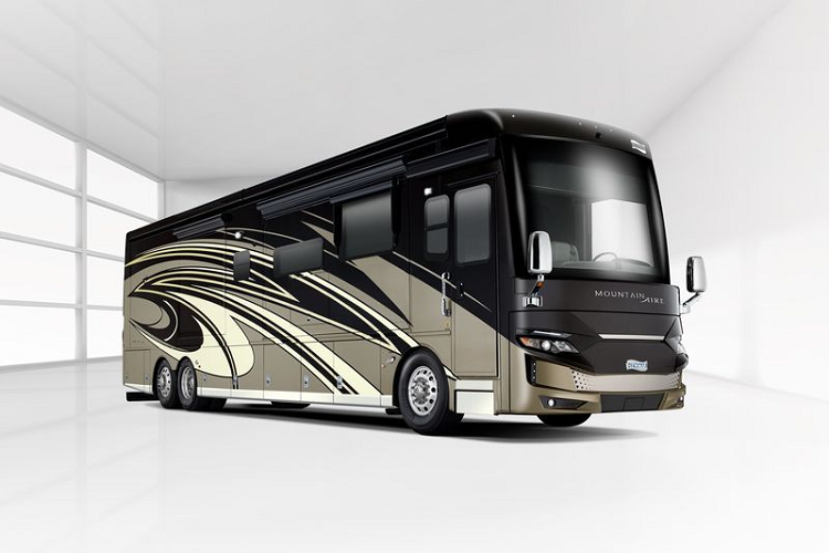 Đáng chú ý, Mountain Aire 2022 còn là một trong những mẫu motorhome đầu tiên của Newmar được trang bị các công nghệ hỗ trợ người lái, bao gồm hệ thống lái Comfort Drive) lần đầu tiên xuất hiện trong ngành công nghiệp này), hệ thống giảm thiểu va chạm OnGuard, kiểm soát hành trình thích ứng và kiểm soát ổn định.