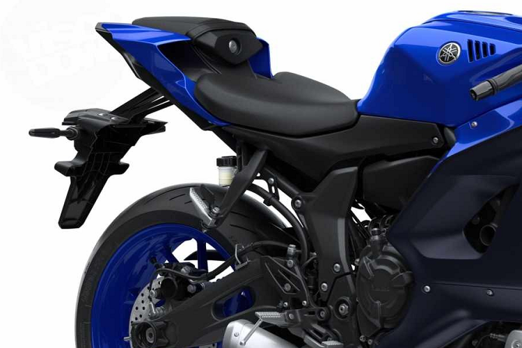 Yamaha R7 hoàn toàn mới cũng vì thế mà được ra đời cùng khối động cơ CP2 mạnh mẽ thừa hưởng từ Yamaha MT-07 sau nhiều lời đồn đoán.