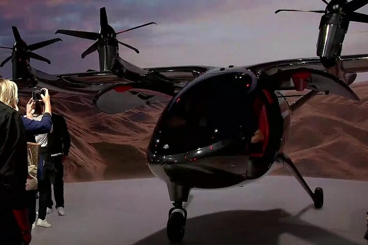 Trên phương diện tốc độ, Maker sẽ có thể đạt tốc độ tối đa 240 km/h, và sẽ sử dụng chỉ 30% dung lượng pin cho các chuyến đi tầm 32-64 km. Chuyện này sẽ khiến pin có thể sạc nhanh trước chuyến bay tiếp theo. Máy bay sẽ sẵn sàng cất cánh sau khoảng 10 phút sạc và có tiềm năng thực hiện 40 chuyến mỗi ngày.