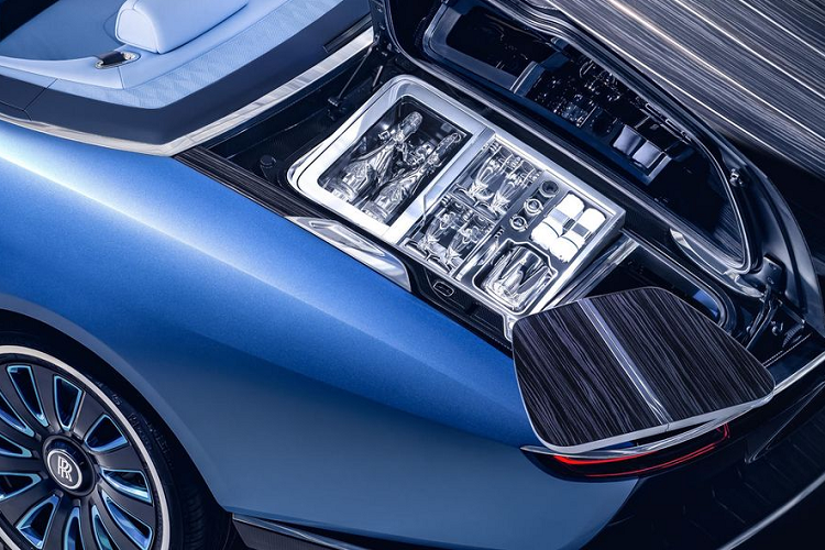 Rolls-Royce mong muốn rằng có thể ra mắt các sản phẩm thiết kế riêng của bộ phận Coachbuild theo chu kỳ 2 năm một lần, tất nhiên, mỗi chiếc đều sẽ được hoàn thiện dựa trên ý tưởng và yêu cầu của người đặt mua.