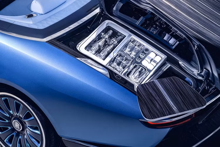 Rolls-Royce mong muốn rằng có thể ra mắt các sản phẩm thiết kế riêng của bộ phận Coachbuild theo chu kỳ 2 năm một lần, tất nhiên, mỗi chiếc đều sẽ được hoàn thiện dựa trên ý tưởng và yêu cầu của người đặt mua.