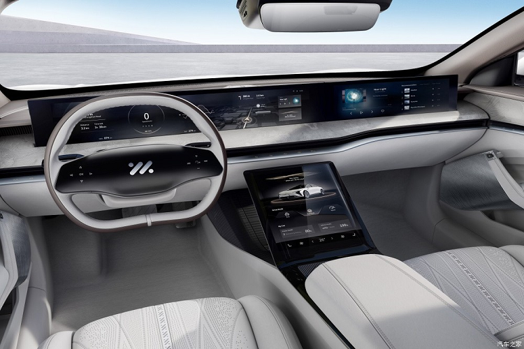 Các mô tơ điện được tiếp sức bằng một cụm pin CATL 93 kWh với mật độ năng lượng 300 Wh/kg. Cụm pin sẽ cung cấp cự li di chuyển lên tới 615 km theo chu kỳ NEDC.