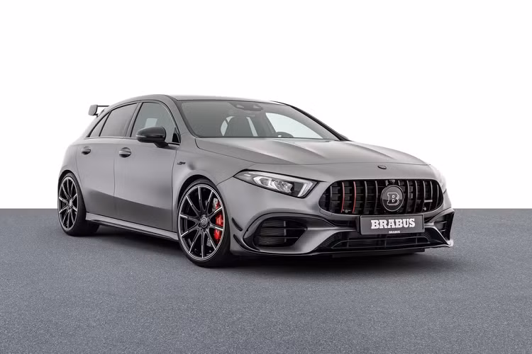 Mẫu hothatch (xe hatchback hiệu năng cao) Mercedes-AMG A 45S 2021 mới vừa được hãng độ Brabus giới thiệu gói nâng cấp có tên B45-450. Con số 450 là thông số công suất tính theo đơn vị PS, tương đương 444 mã lực. Sức kéo của chiếc A 45 S sau khi nâng cấp đạt 550 Nm.