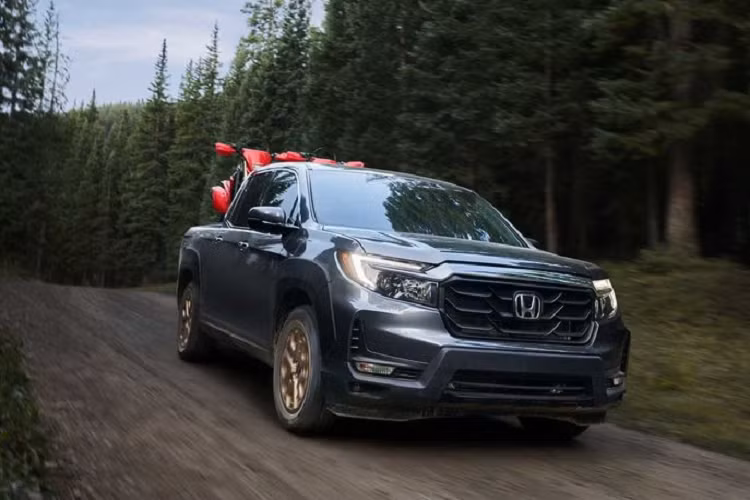 Giá xe Honda Ridgeline 2021 bán ra khởi điểm tại thị trường Mỹ sẽ từ 36.490 USD (tương đương khoảng 834 triệu đồng), bản cao cấp nhất giá là 43.920 USD (khoảng 1 tỷ đồng).