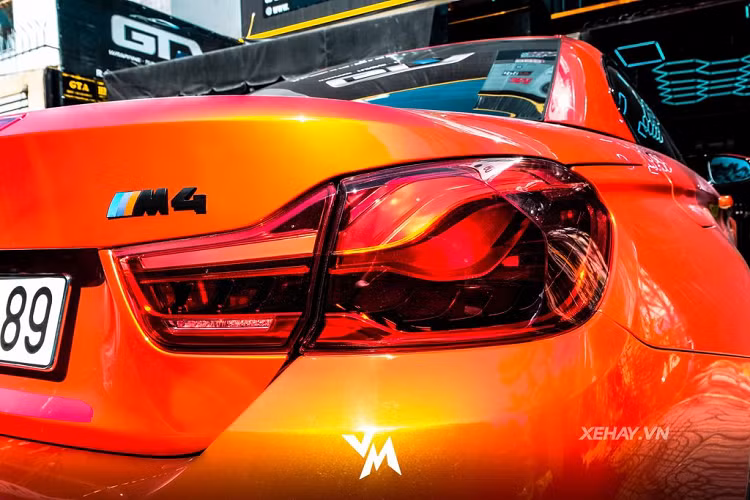 Bên dưới nắp ca-pô, BMW M4 Convertible sở hữu cỗ máy I6 3.0L TwinPower Turbo cho công suất tối đa lên tới 425 mã lực và mô-men xoắn đạt 550Nm. BMW cho biết, M4 Convertible có thể tăng tốc từ 0-100km/h chỉ trong 4,2 giây với hộp số 7 cấp và 4,4 giây với hộp số sàn.