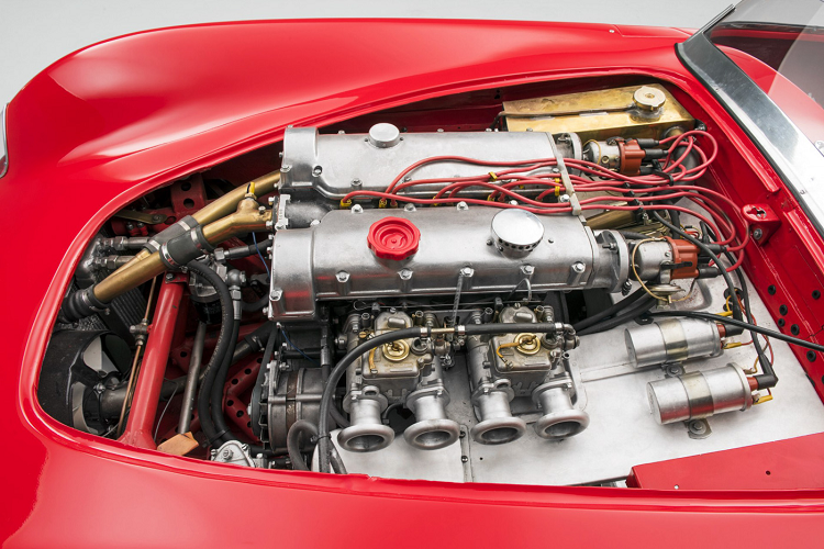 Ngay sau khi ra mắt, chiếc Skoda 1100 OHC đặc biệt này đã giành được chiến thắng ngay lập tức tại buổi ra mắt công chúng. Trên đường đua của thành phố ở Mladá Boleslav, tay đua giàu kinh nghiệm Miroslav Fousek đã giành chiến thắng trong cuộc đua vào cuối tháng 6 năm 1958. Các tay đua Václav Bobek Sen, Václav Čížkovský, Josef Vidner và Jaroslav Bobek cũng đã tiếp tục điều khiển chiếc xe đua này tham gia các giải đua lớn nhỏ trong những năm sau đó.