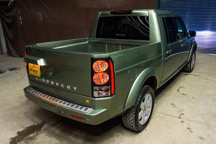 Chiếc bán tải này vẫn giữ nguyên khối động cơ V8 dung tích 5.0 lít sản sinh công suất 370 mã lực và mô-men xoắn cực đại 510 Nm.