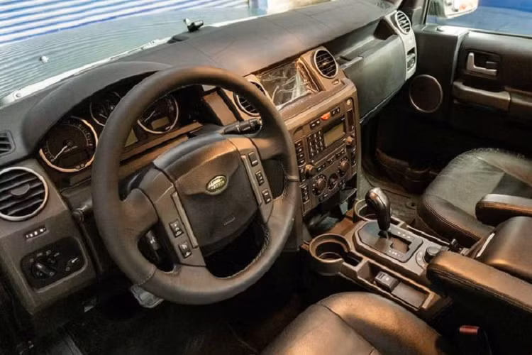 Nếu thông số trên chưa đủ thỏa mãn, khách hàng hoàn toàn có thể độ thêm một bộ siêu nạp tăng sức mạnh cho xe.