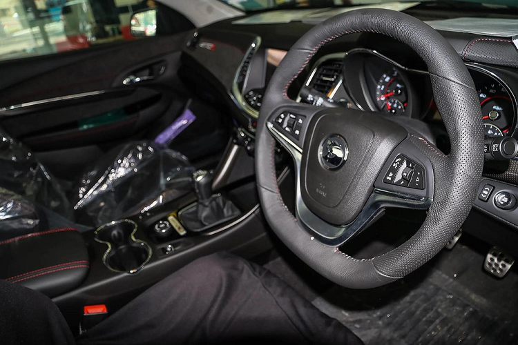 Một đại lý ở thành phố Cannington, nơi nắm quyền sở hữu chiếc xe bán tải quý hiếm này, đã vô cùng “láu cá” khi lặng lẽ giữ chiếc xe trong khoảng 5 năm. Nhờ vậy, giờ đây họ có thể bán chiếc xe với giá trị gấp gần 10 lần ban đầu.