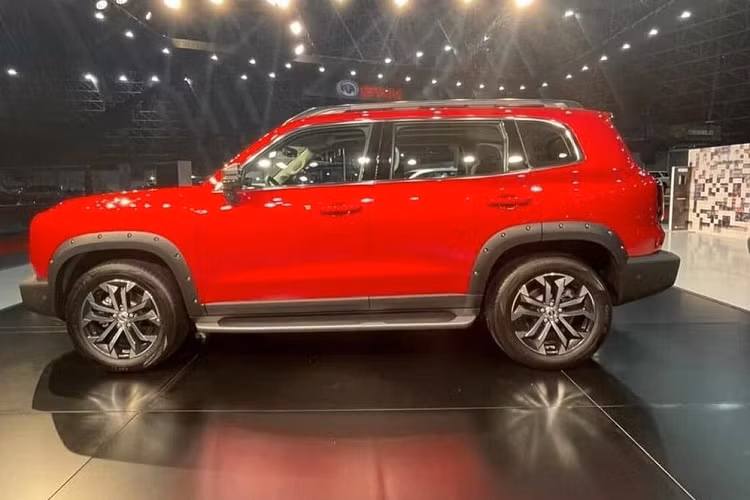 Tại thị trường Trung Đông, Haval Dargo 2022 có 2 loại động cơ xăng tăng áp, 4 xi-lanh với dung tích 1.5L và 2.0L. Công suất tối đa tương ứng của 2 động cơ này là 169 mã lực và 211 mã lực. Động cơ kết hợp với hộp số tự động ly hợp kép ướt 7 cấp. Hiện chưa rõ Haval Dargo 2022 có được trang bị công nghệ "nắp ca-pô trong suốt" giống Big Dog tại Trung Quốc hay không. Học hỏi từ hãng Land Rover, công nghệ này đi kèm camera cho phép người lái quan sát cả bên dưới gầm xe.