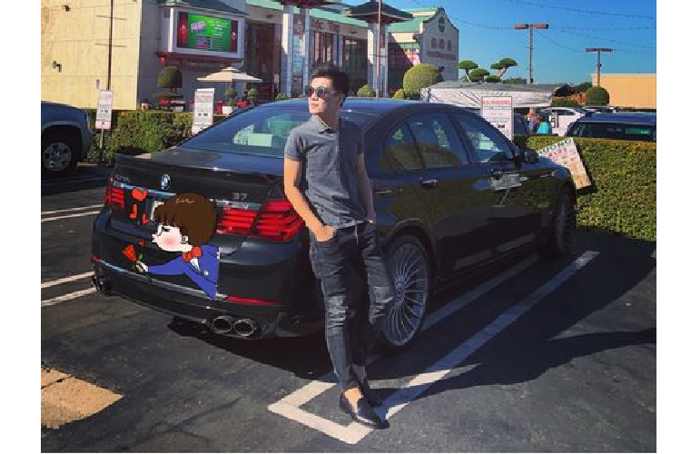 Thiếu gia nhà bầu Hiển có vẻ đặc biệt thích những cỗ xe hiệu suất cao, đó là lý do anh tậu mua chiếc Alpina B7 2020 - phiên bản nâng cấp đỉnh cao của BMW 7-Series. Xe được trang bị động cơ tăng áp kép V8 4.4L sản sinh công suất 600 mã lực và mô-men xoắn cực đại 800Nm (hơn đáng kể so với 7-Series tiêu chuẩn - 500 mã lực / 700 Nm).