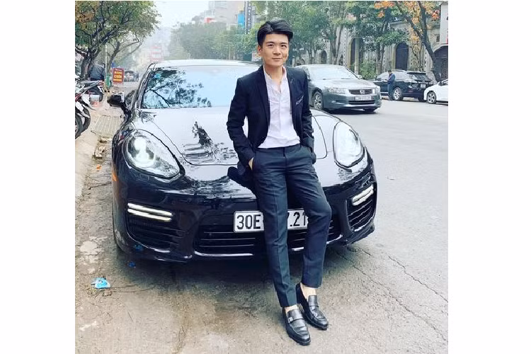 Porsche Panamera Turbo S Exclusive phiên bản đặc biệt "độc nhất" Việt Nam có giá khoảng 15 tỷ đồng (của em trai Đỗ Quang Vinh).