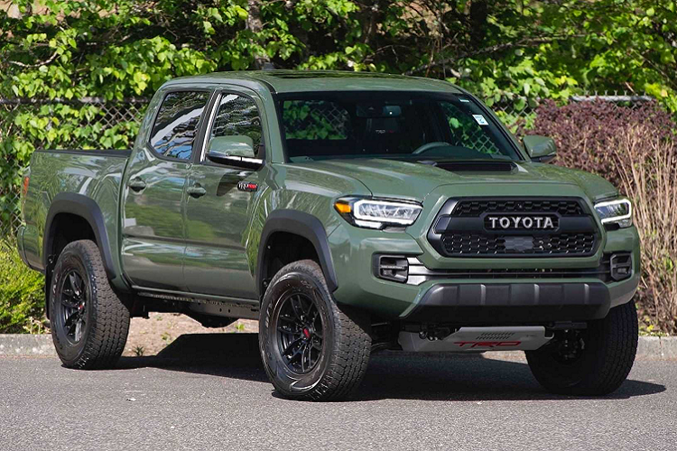 Chiếc Toyota Tacoma thứ 1 triệu này xuất xưởng tại Mỹ và lăn bánh khỏi dây chuyền sản xuất vào ngày 4/10/2019, tại nhà máy San Antonio (Texas). Chiếc Tacoma đặc biệt này sẽ lên sàn đấu giá Mecum danh tiếng vào ngày 12-14/8 này. Nếu bạn là một người say mê dòng bán tải hạng trung, đây là cơ hội để bạn sở hữu một phần lịch sử của hãng xe Nhật tại Mỹ. Chiếc Tacoma thứ 1 triệu gần như nguyên vẹn so với lúc mới xuất xưởng, với chỉ 13km trên đồng hồ ODO.