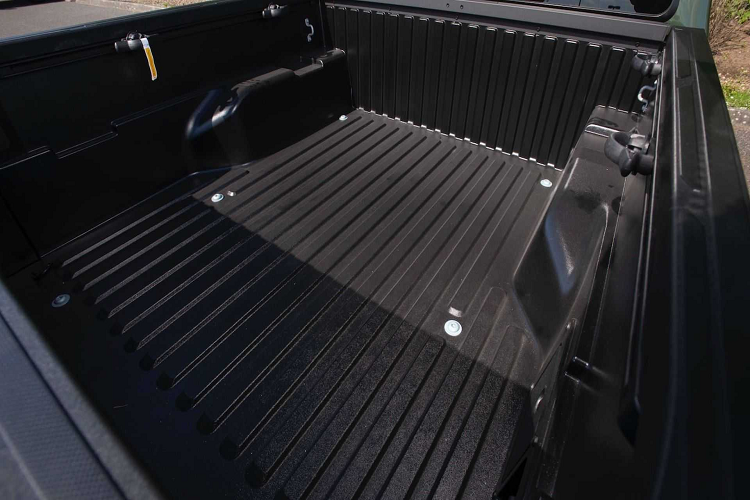 Tại Việt Nam, các mẫu xe bán tải Nhật dường như chưa bao giờ có cơ hội soán ngôi được Ford Ranger.