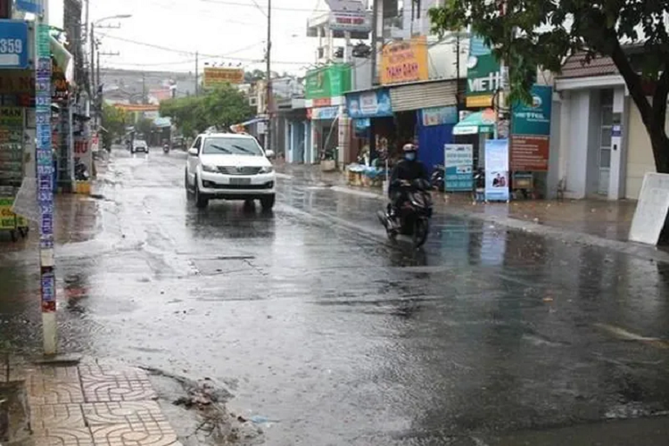 Dự báo thời tiết 17/5, miền Bắc hạ nhiệt, mưa giông nhiều nơi Du bao thoi tiet 17/5, mien Bac ha nhiet, mua giong nhieu noi