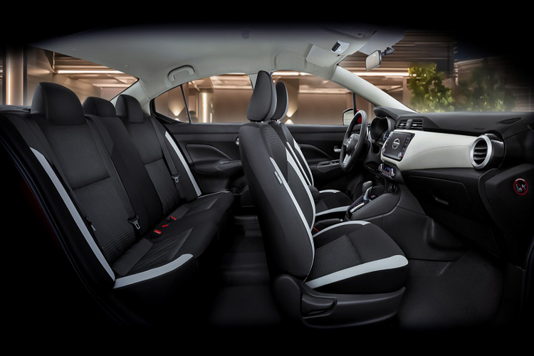 Ở phiên bản Cao cấp nhất, xe có thêm Hệ thống cảnh báo phương tiện cắt ngang khi lùi. Chức năng phát hiện vật thể di chuyển MOD, hệ thống cảnh báo điểm mù, camera 360, 6 túi khí.